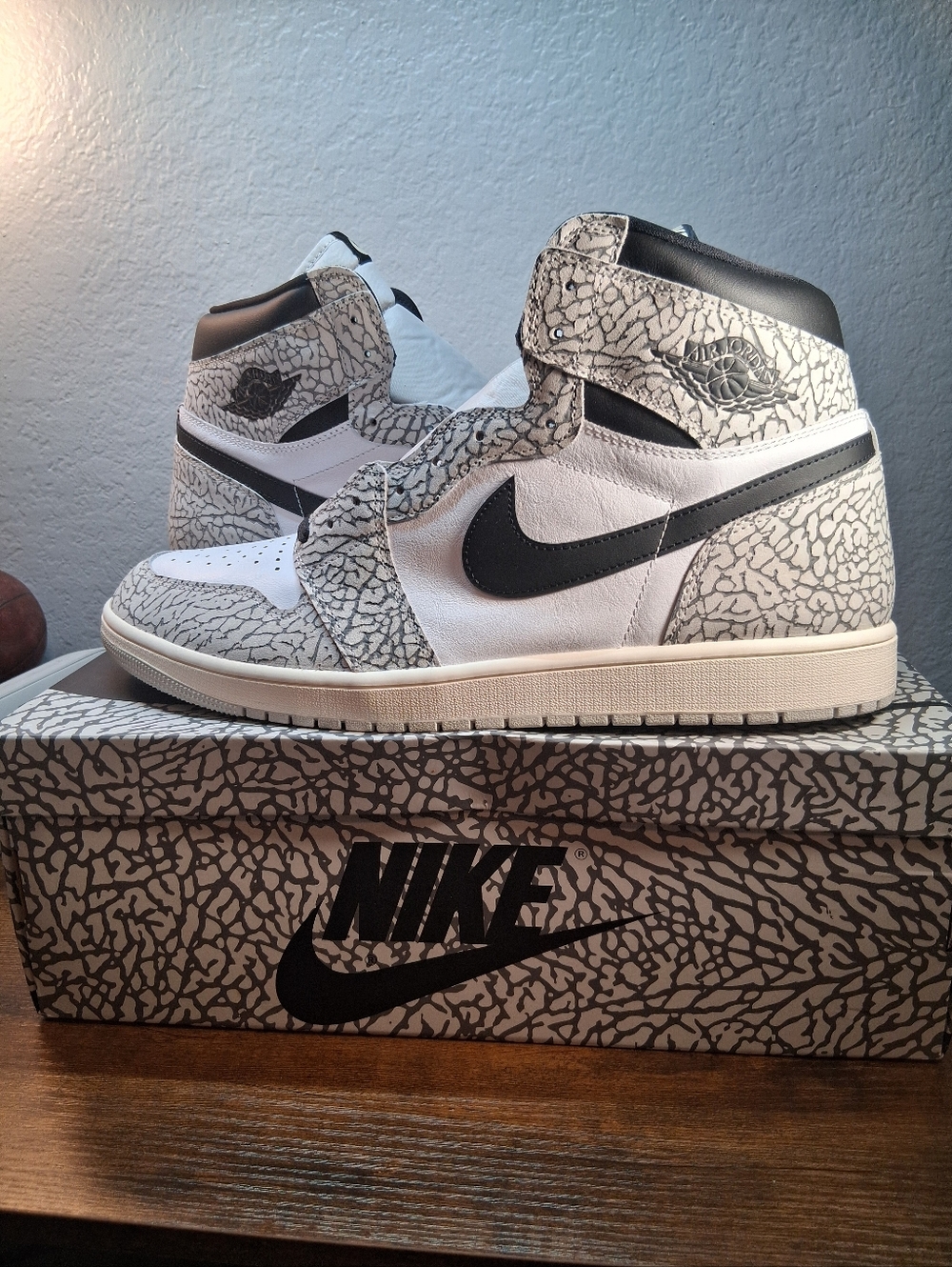 Nike Jordan 1 Retro OG WHITE CEMENT